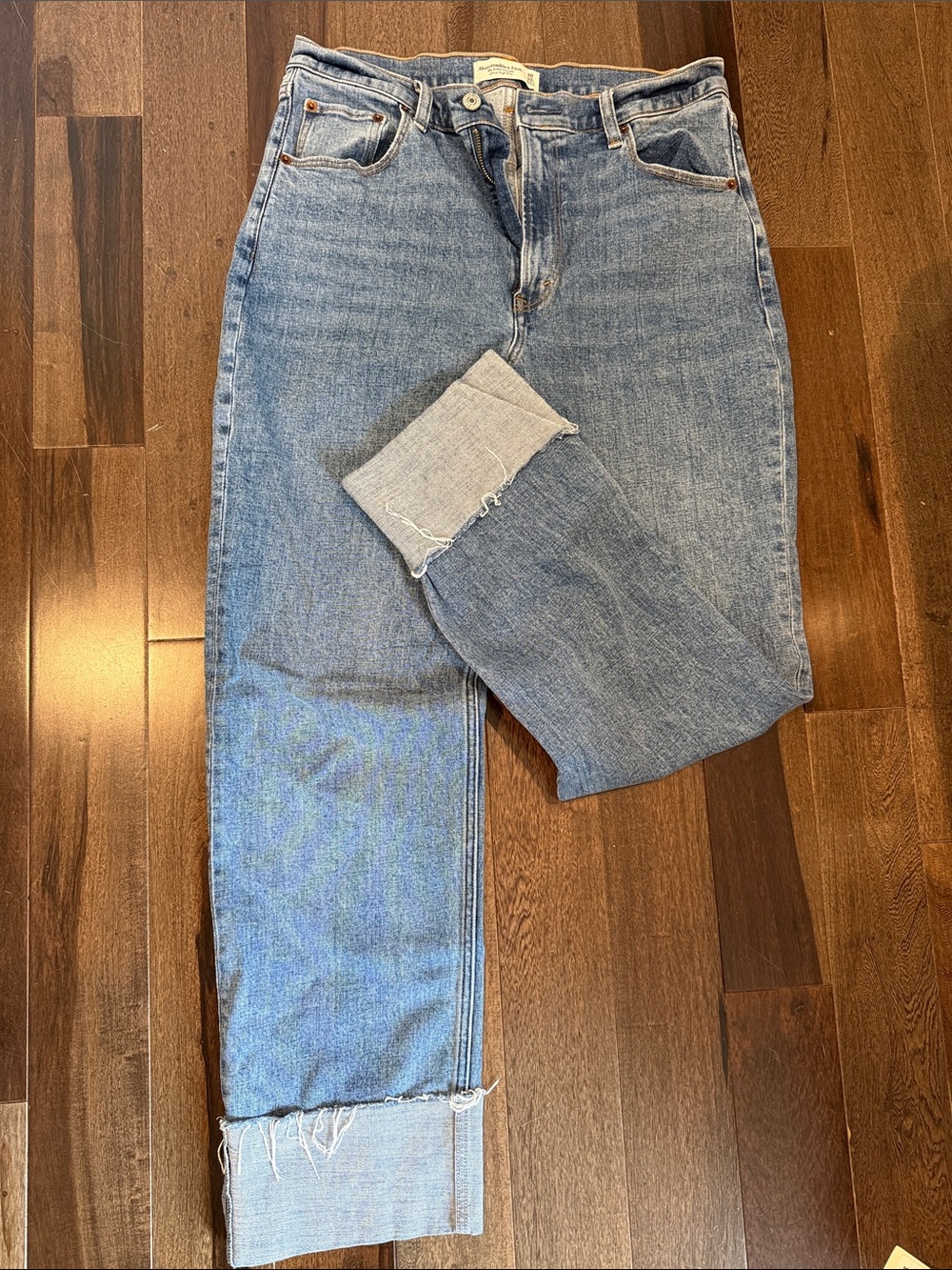 Abercrombie & Fitch High Rise Cuffed Straight Leg Jeans